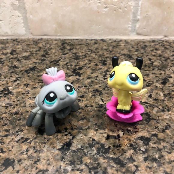 Hasbro Other - Littlest Petshop LPS Bumblebee and Gray Spider